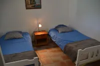 55m² apartment in quiet residence with swimming pool. Hotels in Villeneuve-les-Beziers