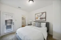Luxury Townhome walking distance to Legacy West