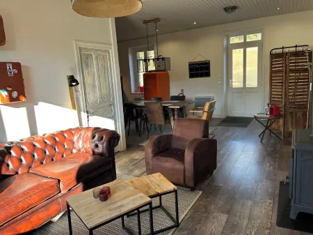 Moulin des Comtes, 4-person gîte in the heart of the Ance valley. Отели в г. Вивроль