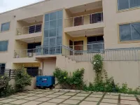 2 bedrooms apartment, 4 guests, Starlink WiFi, DSTV, Netflix, free parking