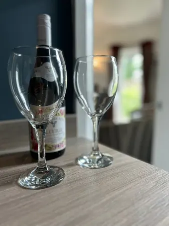 Art Deco 1 Bedroom Annex Apartment, 5 minutes walk to beach!