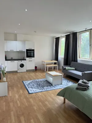 Newly furnished studio in Borehamwood Hotels in Hertsmere District