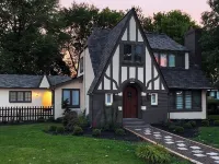 Enjoy the ambiance of Poplar Cottage at Grand Park! Hotels in Westfield