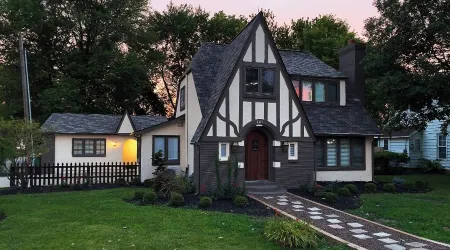 Enjoy the ambiance of Poplar Cottage at Grand Park!