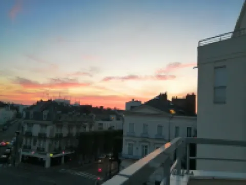 Nantes on foot! Downtown! Sunny 2-room apartment with terrace.