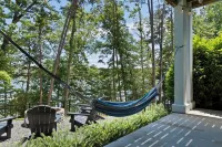 NEW LakeHome On The Water, LUXURY Sleeps 18, Pool, Dock, Beach, Close To Clemson Hotels near Just Aircraft