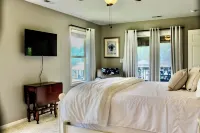 Jump Platform & Rope Swing, Dock. Kayak. Screened Porch. Firepit. Family Fun!