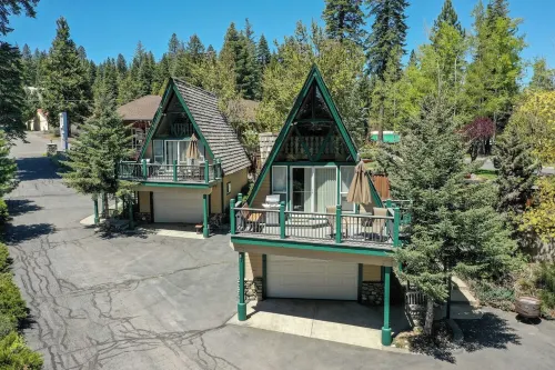 Kokanee Lodge is back! 300 feet from the lake Boat Slip, AC & WIFI