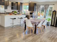 Homey Place in Sechelt , close to town and beaches Hotels in Sechelt