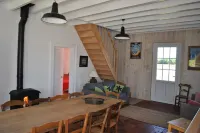 Maison en Bordure de Forêt Proche Contis Hotels in Saint-Julien-en-Born