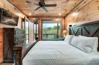 Game Room, Movie Theater, Deck w Hot Tub Views! Smoky Horizon by AvantStay