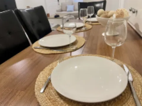 2 Kitchens + Pool + Ping-Pong + Corn Hole + BBQ + Next to Venice Downtown