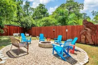 POOL, HOT TUB, FIRE PIT, PET FRIENDLY, 7 CRUISER BIKES, CHECKS ALL THE BOXES.