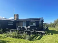 4-bedroom cabin in delightful Sjællands Odde 100m to the beach