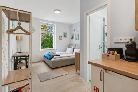 Vorstadtoase für 2 - 2023 eröffnet - Netflix, Parken, Queensize-Bett, Nähe BER