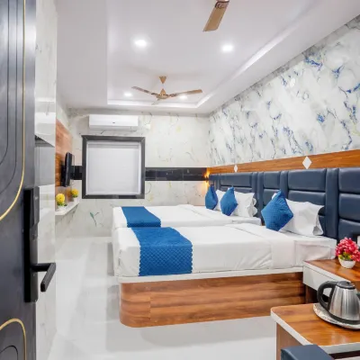 Hotel Sunrise Отели рядом с достопримечательностью «Конгресс-центр MS в Хайдарабаде»