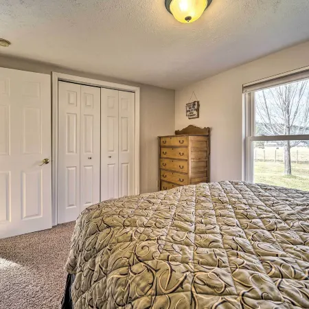 Dolores Ranch Cabin w/ Hot Tub & 1-Acre Yard!