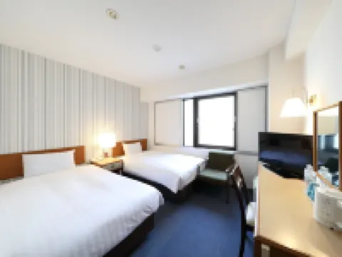 Smile Hotel Nihombashi Mitsukoshimae Hotels near Shin-Nihombashi Station