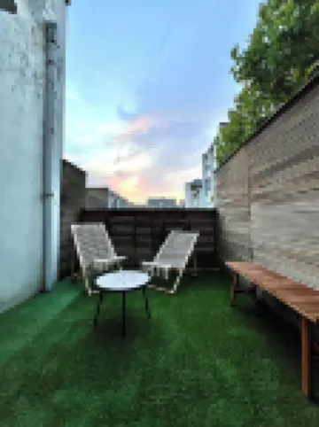 โคซี่ สำหรับ 9 แขก บรัสเซลส์ มิดิ สเตชั่น