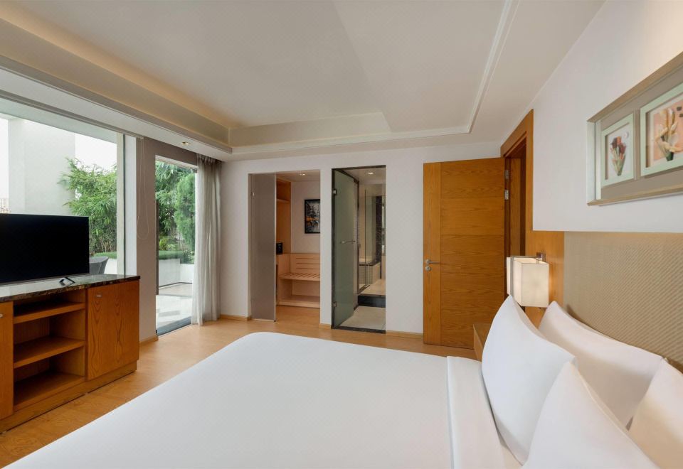 Golden Tulip Vasundhara Hotel and SuitesOver view