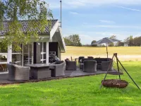 "Rik" - 350m from the Sea