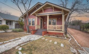 Charming Craftsman Home!-2 Blks from Main St!