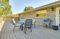 3 Mi to Lake: House w/ Fire Pit in Mountain Home! - 3-Star