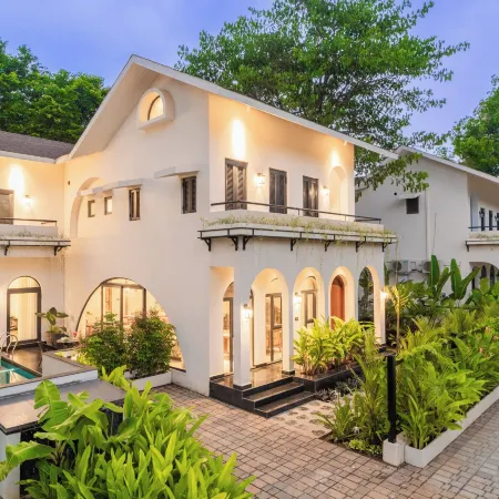 BellaVie | 3-BHK Villa with Private Pool & TV Lounge Area in A Gated Complex Отели в г. Сиолим