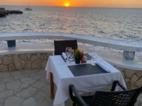 Begona Cliff Hotel โรงแรมในเนกริล