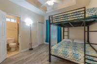 Pool Walk to Beach Sleeps Tons #C 2 Bedroom Condo by Redawning
