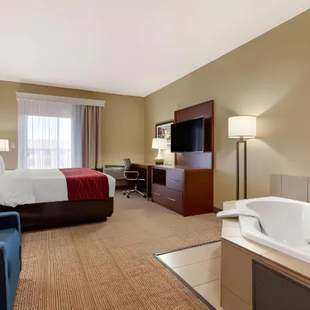 Comfort Inn & Suites Page at Lake Powell