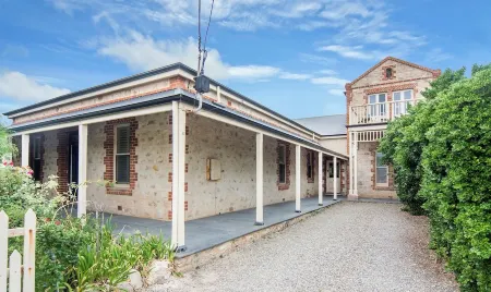 Central - Port ElliotHistoric Villa Отели рядом с достопримечательностью «Horseshoe Bay»