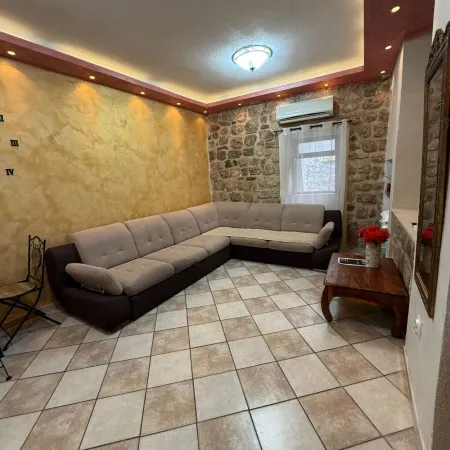 Athos Guesthouse