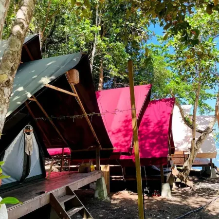 Lainkalogos Glamping