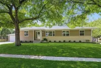 Spacious Ranch Home-5 BR, including 2 King Suites!