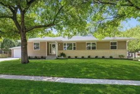 Spacious Ranch Home-5 BR, including 2 King Suites!