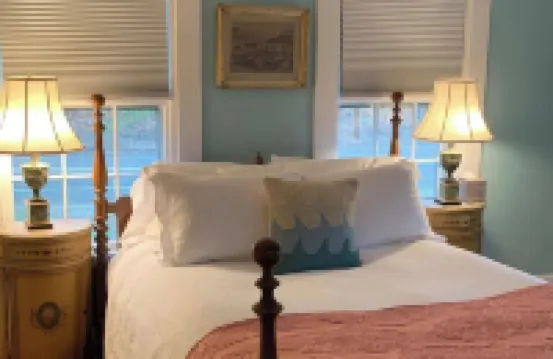 Historic, Antique Southern Maine Farmhouse For All Seasons - 5 mins to Portland!