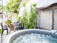 2 room apartment with hot tub Hotels in Mlini