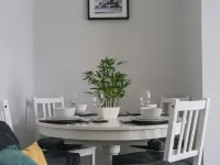 Hawthorn House-Sleeps 4-Pet Friendly-Parking Hotels in Ashington