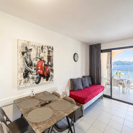 Charming Flat with Sea View - 1Br - 2P - Bocca