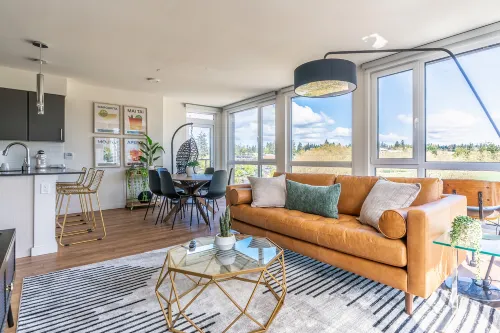3BR | Views, Balcony, Gym | Bellevue | Sophari B - balcony