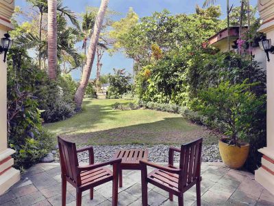 庭 メルキュール リゾート サヌールの写真