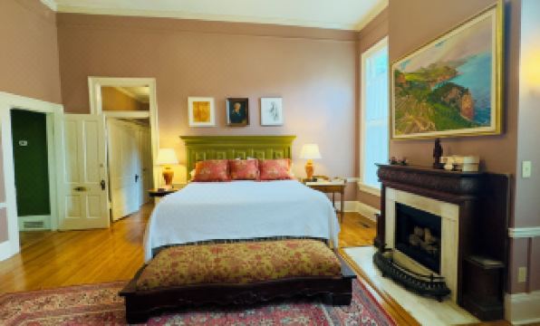 Rothschild-Pound House Inn