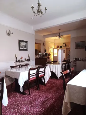 Hunters Lodge Guest House Отели рядом с достопримечательностью «Университет Саутгемптона»