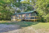 Peaceful Cassville Vacation Rental - Hike and Fish! - Homestays