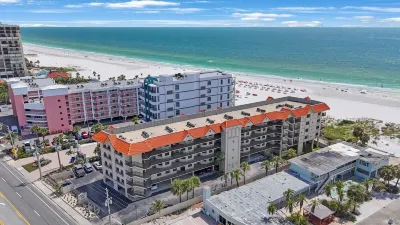 Book 7 and Save 10%  Spring Break Dates Available Directly on ST Pete  Beach!!! Hotel in zona Upham Beach