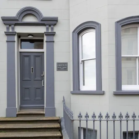 Spinnaker - Close to Town Sea Views