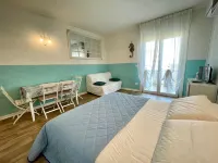Bright and Colorful Studio with Sea View - 3-Star