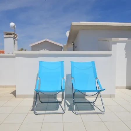 Villa with Garden & Roof Deck