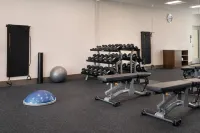 Holiday Inn Express & Suites FRESNO AIRPORT by IHG - gimnasio